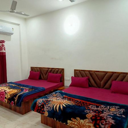 Shri Girraj Residency Hotel Mathura Exterior foto