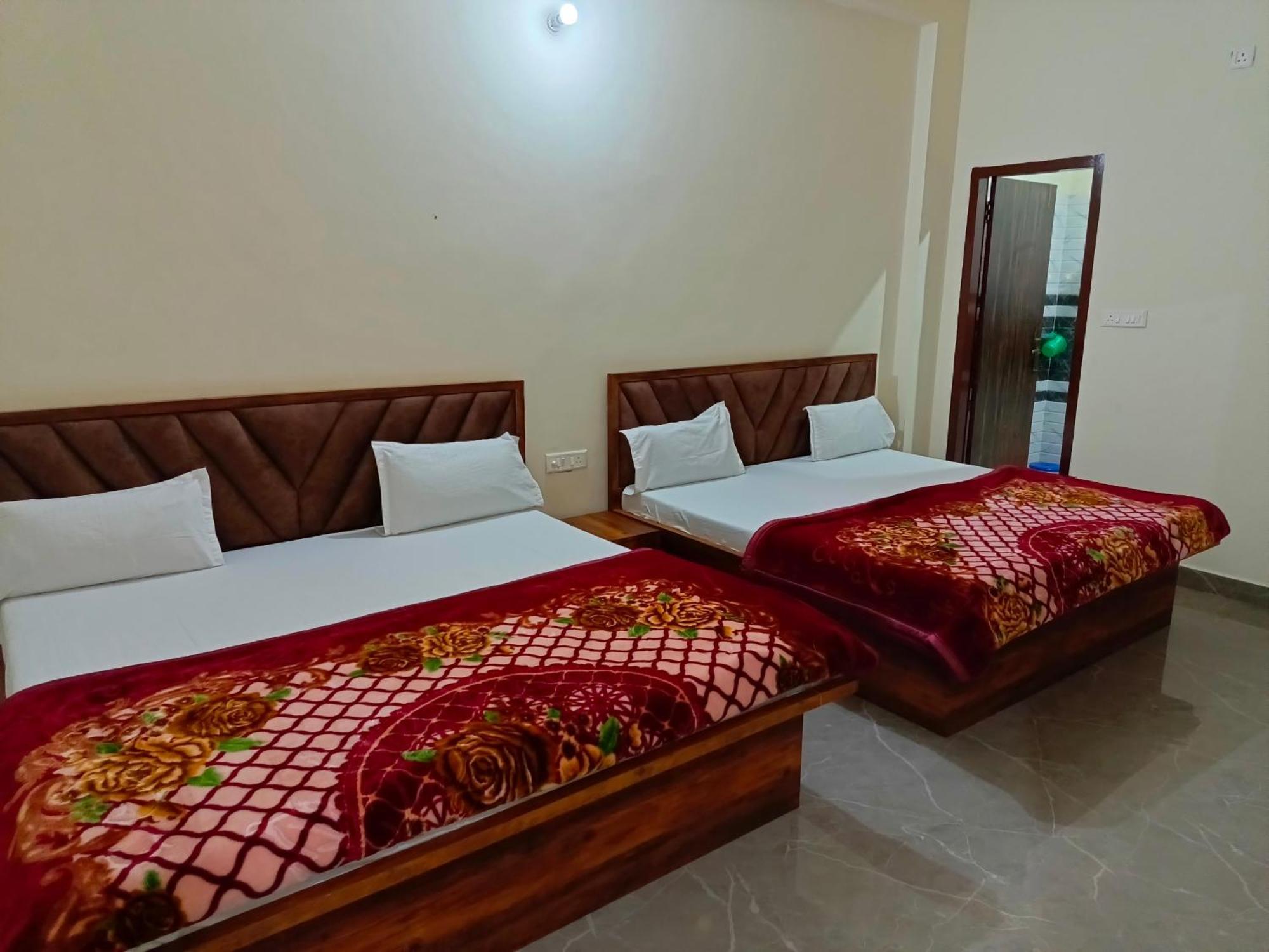 Shri Girraj Residency Hotel Mathura Exterior foto