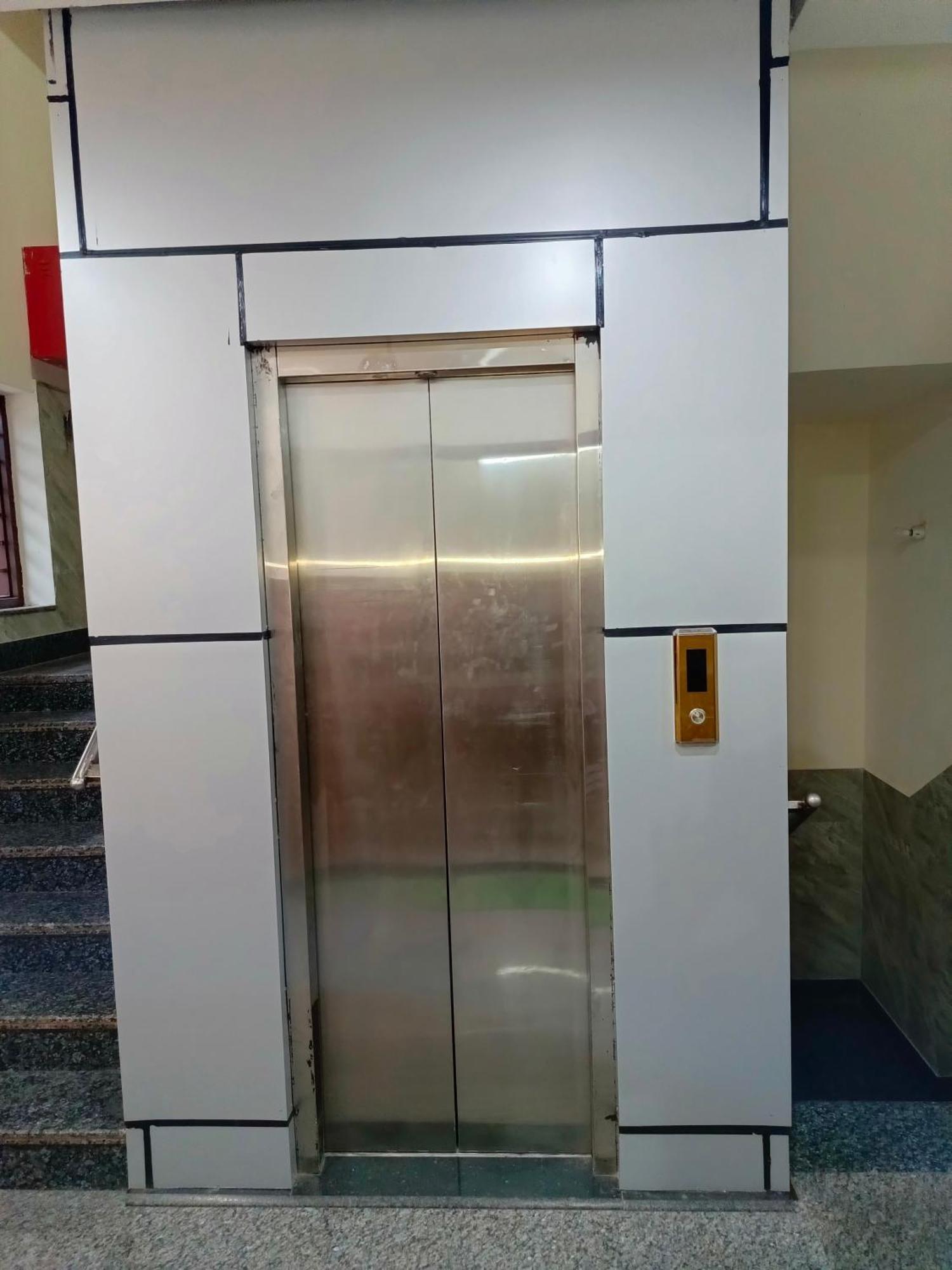 Shri Girraj Residency Hotel Mathura Exterior foto