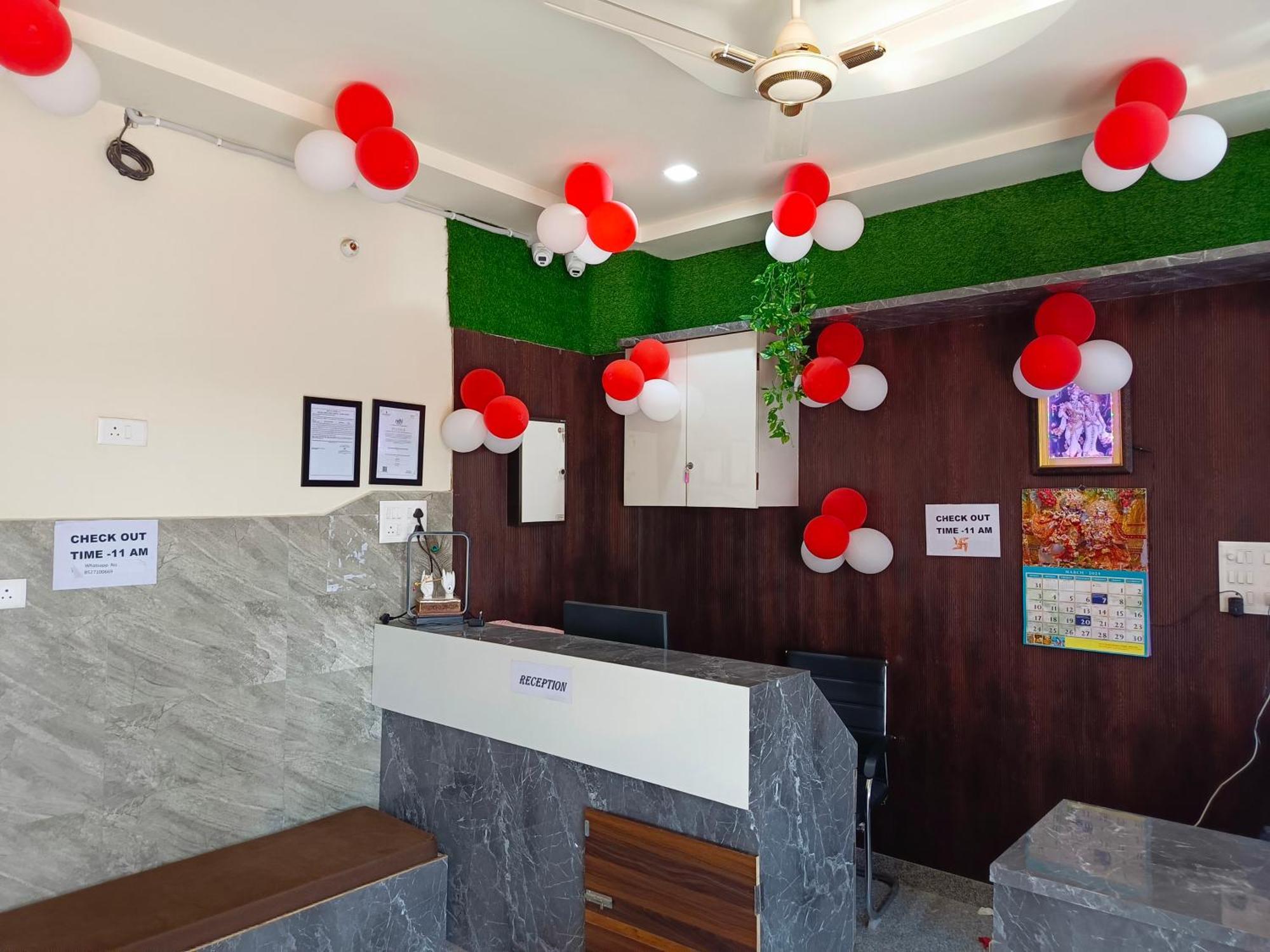 Shri Girraj Residency Hotel Mathura Exterior foto