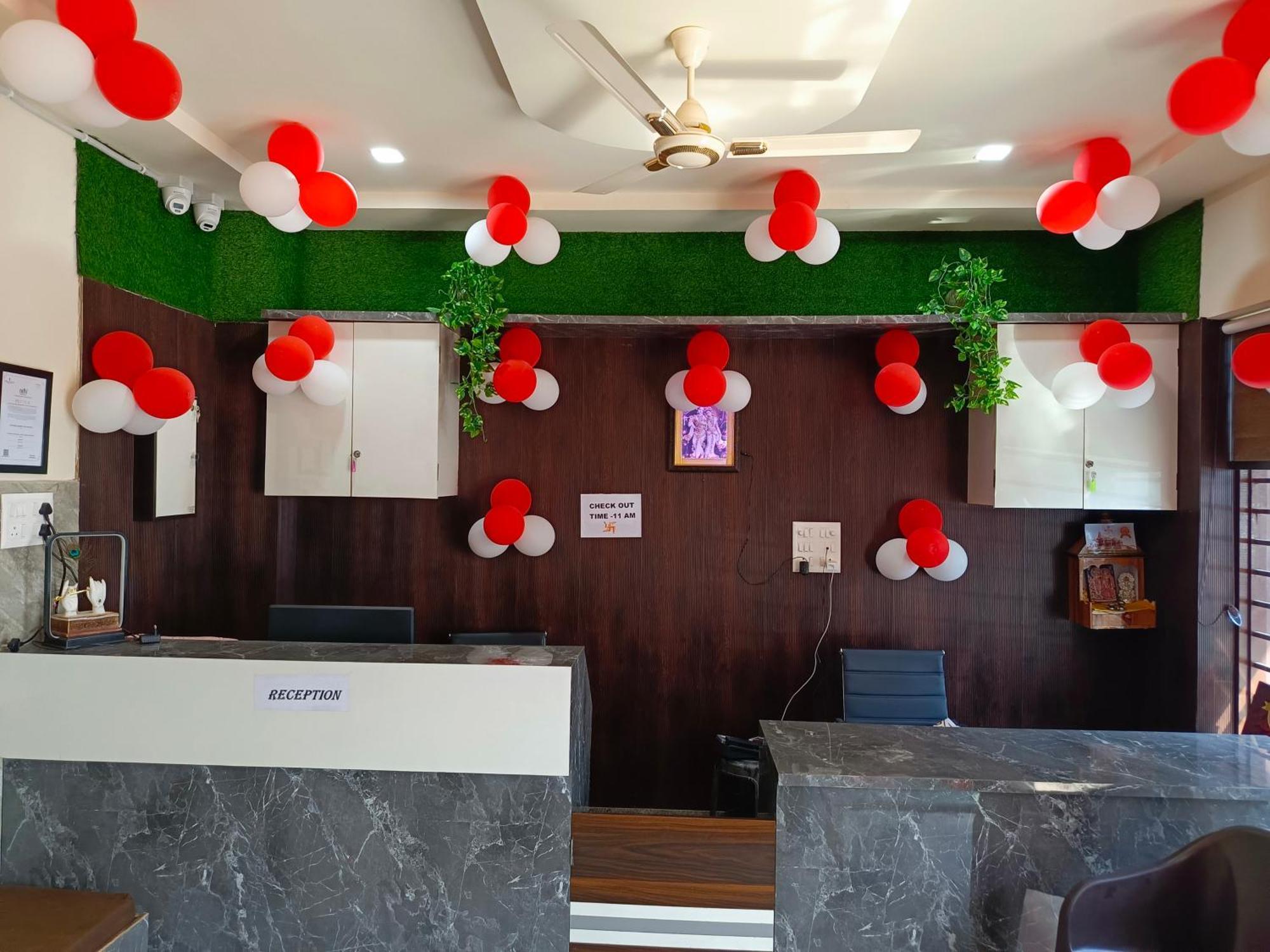 Shri Girraj Residency Hotel Mathura Exterior foto