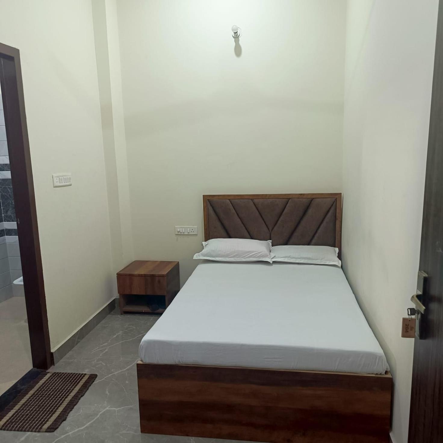 Shri Girraj Residency Hotel Mathura Exterior foto