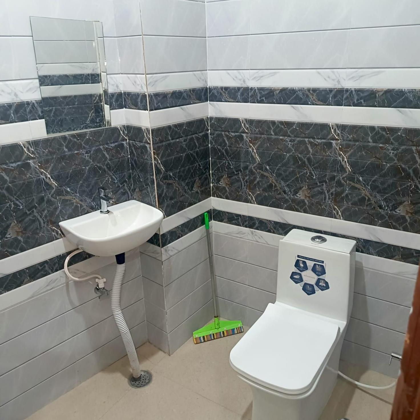 Shri Girraj Residency Hotel Mathura Exterior foto